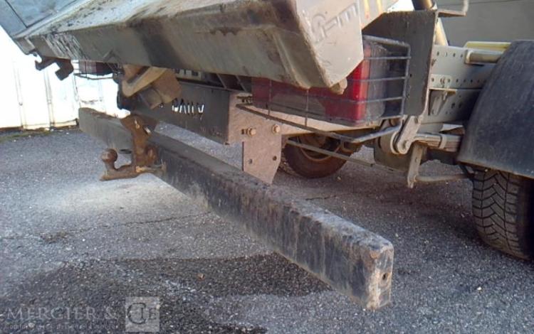 IVECO 35-130  BENNE SIMPLE CABINE COFFRE ROUGE EF-459-FE