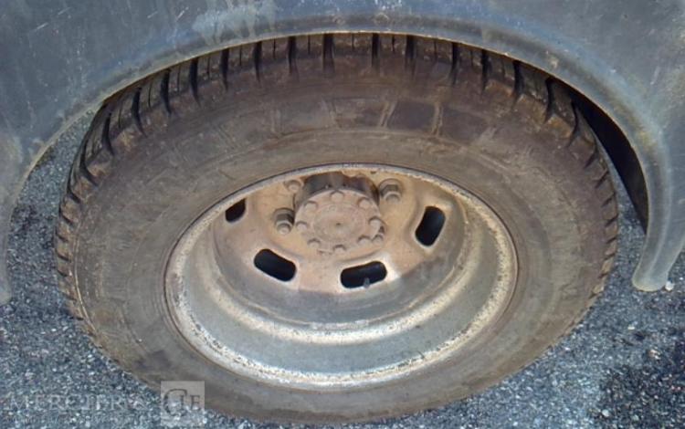 IVECO 35-130  BENNE SIMPLE CABINE COFFRE ROUGE EF-459-FE