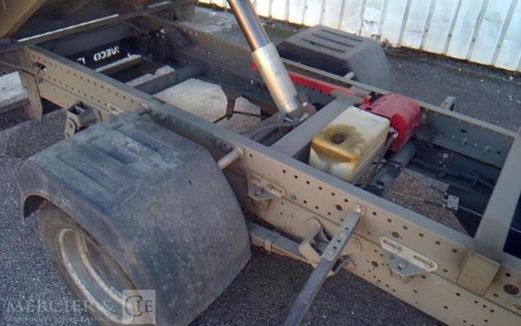 IVECO 35-130  BENNE SIMPLE CABINE COFFRE ROUGE EF-459-FE