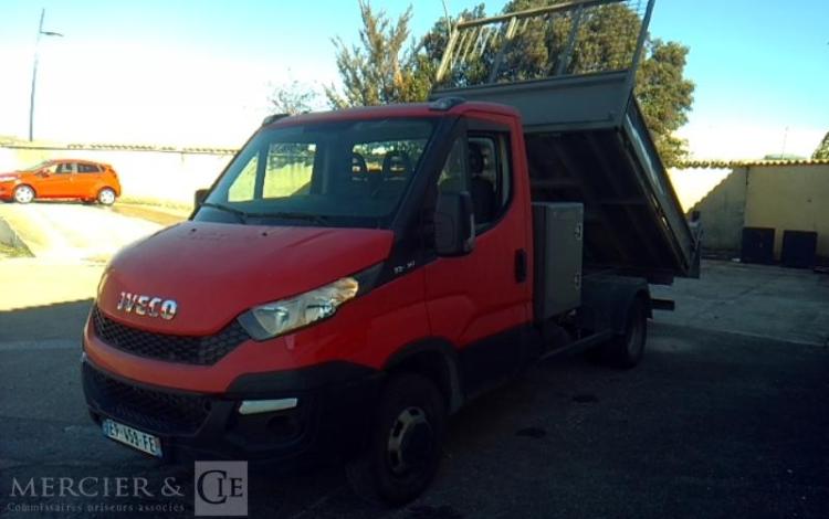 IVECO 35-130  BENNE SIMPLE CABINE COFFRE ROUGE EF-459-FE