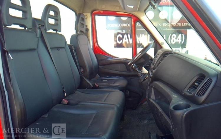 IVECO 35-130  BENNE SIMPLE CABINE COFFRE ROUGE EF-459-FE