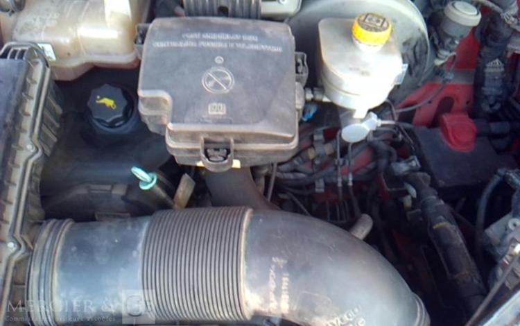 IVECO 35-130  BENNE SIMPLE CABINE COFFRE ROUGE EF-459-FE