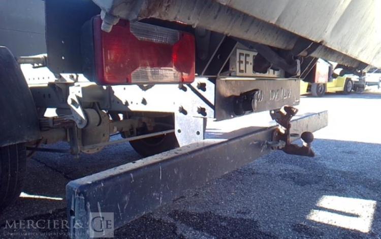 IVECO 35-130  BENNE SIMPLE CABINE COFFRE ROUGE EF-646-FV