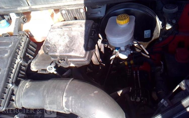 IVECO 35-130  BENNE SIMPLE CABINE COFFRE ROUGE EF-646-FV