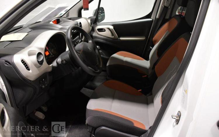 PEUGEOT Partner BLANC EG-289-DT