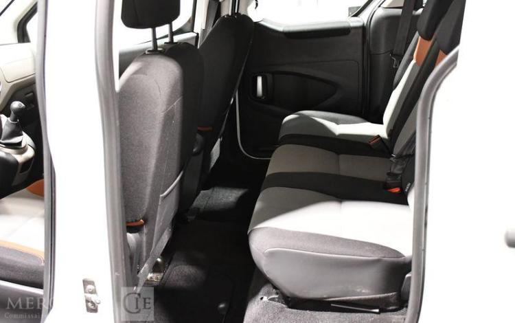PEUGEOT Partner BLANC EG-289-DT