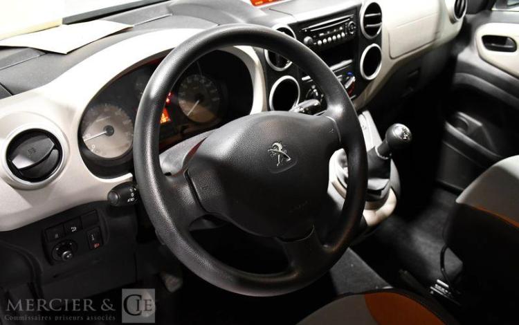 PEUGEOT Partner BLANC EG-289-DT