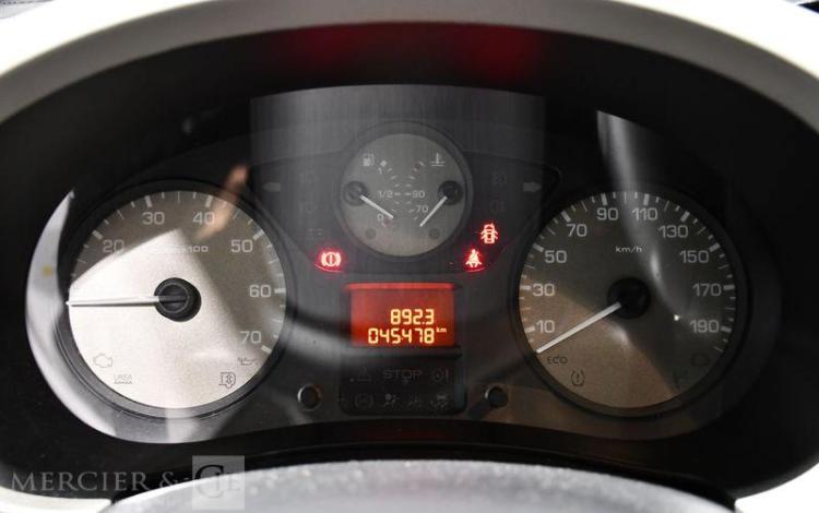 PEUGEOT Partner BLANC EG-289-DT