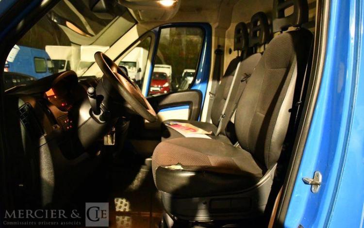 PEUGEOT BOXER HDI BLEU EG-706-VL