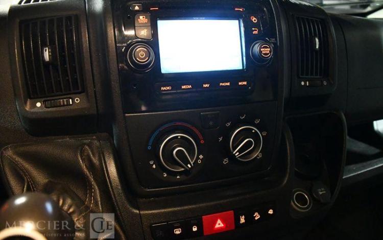 PEUGEOT BOXER HDI BLEU EG-706-VL