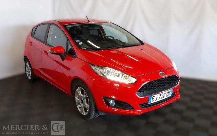 FORD FIESTA 1,2 80 EDITION ROUGE EJ-728-DS