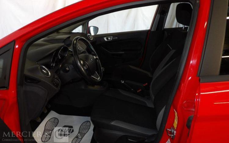 FORD FIESTA 1,2 80 EDITION ROUGE EJ-728-DS