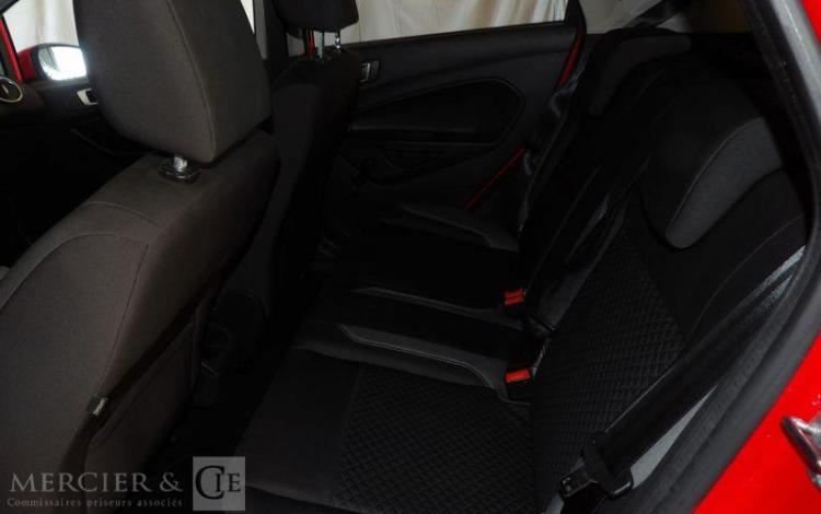 FORD FIESTA 1,2 80 EDITION ROUGE EJ-728-DS