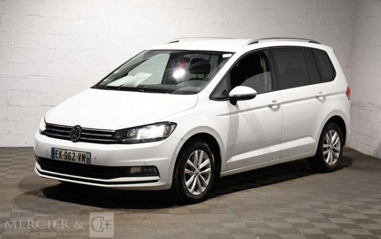 VOLKSWAGEN TOURAN BLANC EK-962-VN