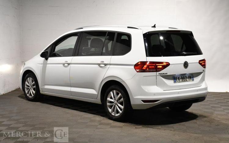 VOLKSWAGEN TOURAN BLANC EK-962-VN