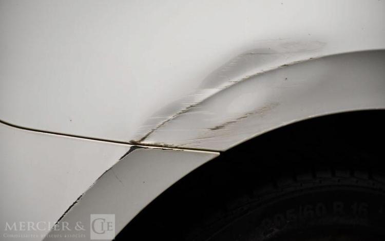 VOLKSWAGEN TOURAN BLANC EK-962-VN