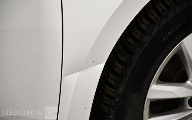 VOLKSWAGEN TOURAN BLANC EK-962-VN