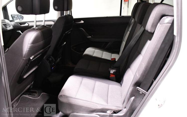 VOLKSWAGEN TOURAN BLANC EK-962-VN