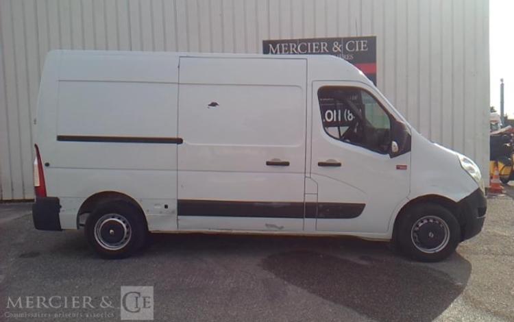 RENAULT MASTER BLANC EL-100-WC