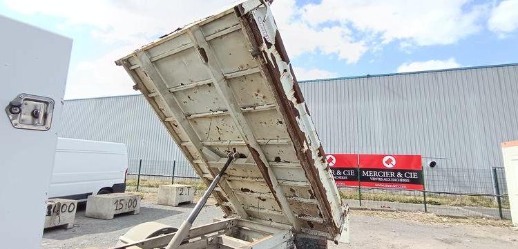 MERCEDES SPRINTER 2 2,2 D 143 CV BENNE AVEC COFFRE ACIER – DIESEL – 138102 KMS – AN 2017  EL-964-EJ