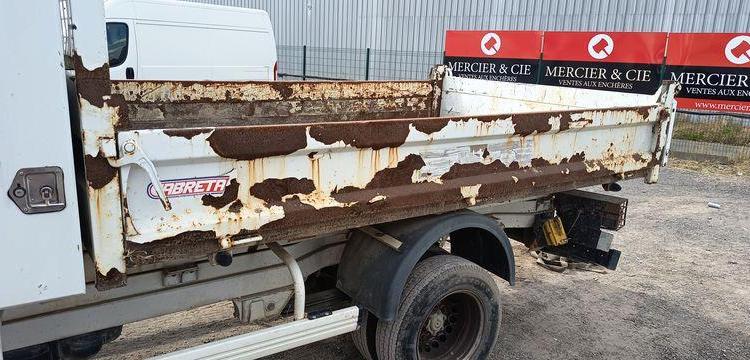 MERCEDES SPRINTER 2 2,2 D 143 CV BENNE AVEC COFFRE ACIER – DIESEL – 138102 KMS – AN 2017  EL-964-EJ