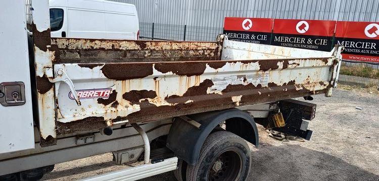 MERCEDES SPRINTER 2 2,2 D 143 CV BENNE AVEC COFFRE ACIER – DIESEL – 138102 KMS – AN 2017  EL-964-EJ