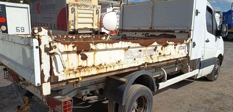 MERCEDES SPRINTER 2 2,2 D 143 CV BENNE AVEC COFFRE ACIER – DIESEL – 138102 KMS – AN 2017  EL-964-EJ