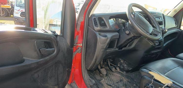 IVECO CAMION BENNE SIMPLE CAB – COFFRE  EN-015-QY