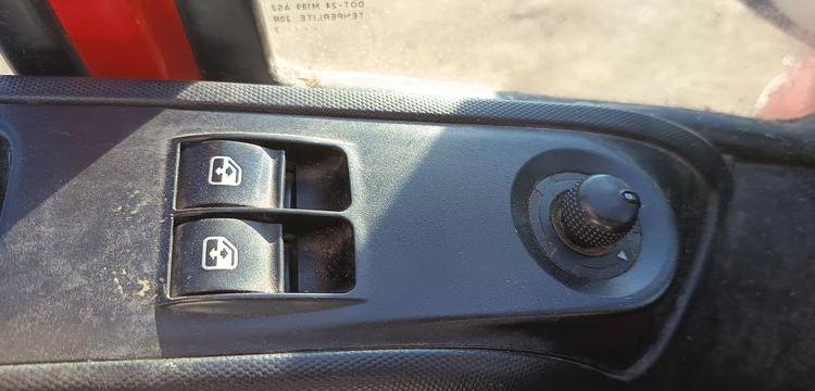 IVECO CAMION BENNE SIMPLE CAB – COFFRE  EN-015-QY