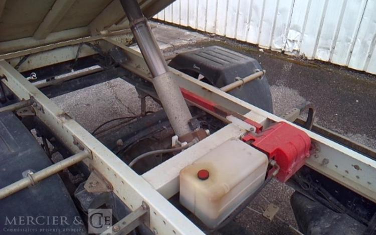 IVECO 35-140  BENNE SIMPLE CABINE BLANC EN-307-GP