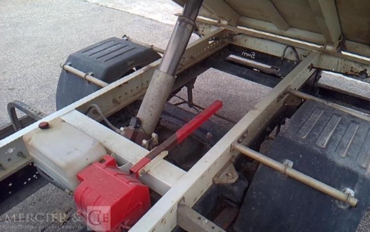 IVECO 35-140  BENNE SIMPLE CABINE BLANC EN-307-GP