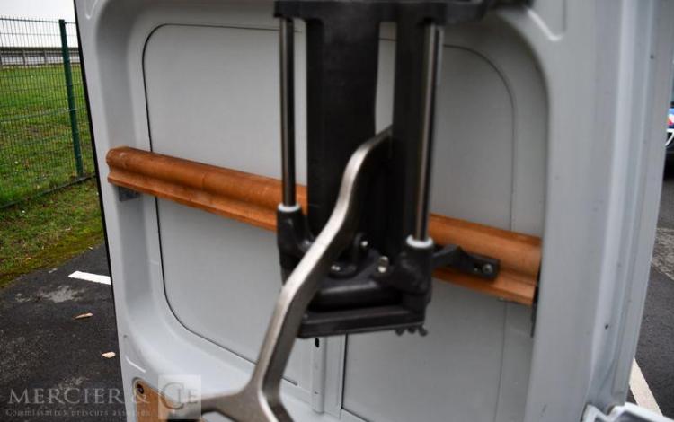 RENAULT FOOD TRUCK 2,3 DCI 130CH CONFORT BLANC EP-924-NH