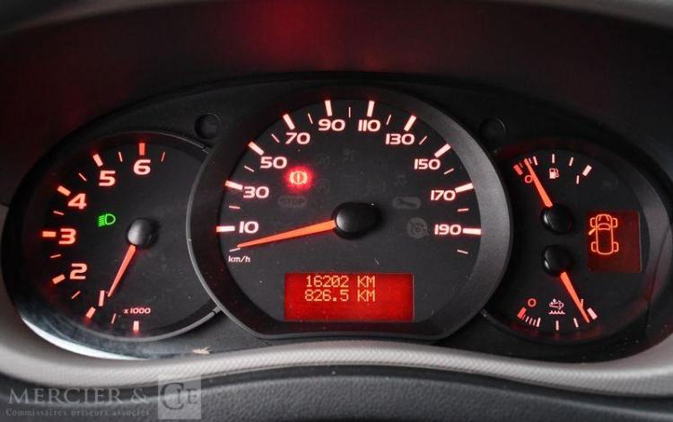 RENAULT FOOD TRUCK 2,3 DCI 130CH CONFORT BLANC EP-924-NH