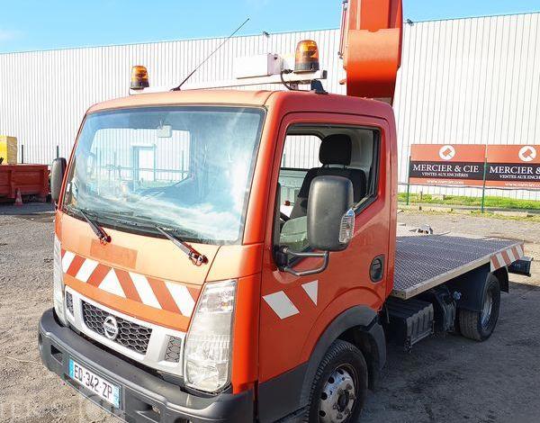 NISSAN NT400- NACELLE