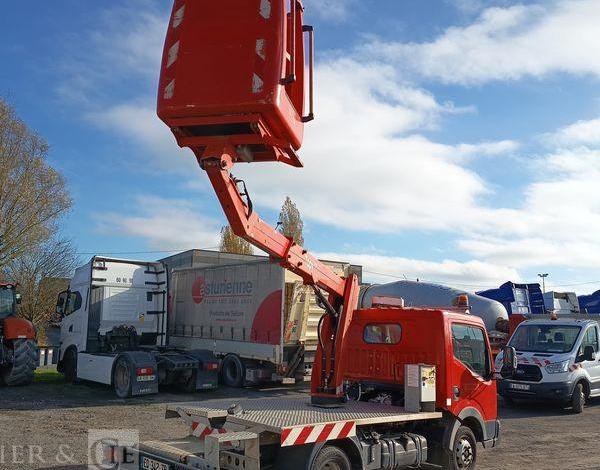 NISSAN NT400- NACELLE