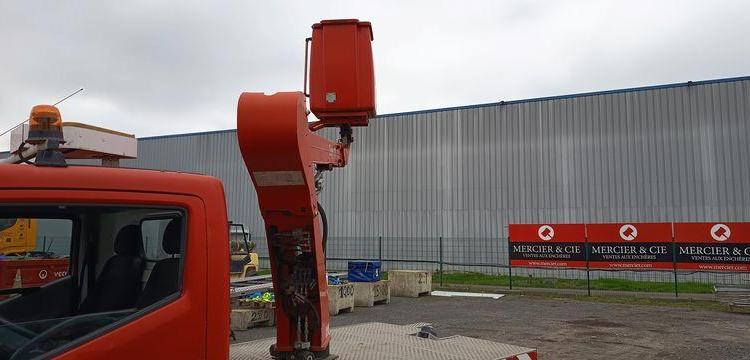 NISSAN NT400- NACELLE