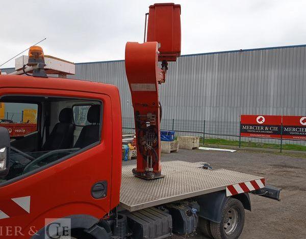 NISSAN NT400- NACELLE