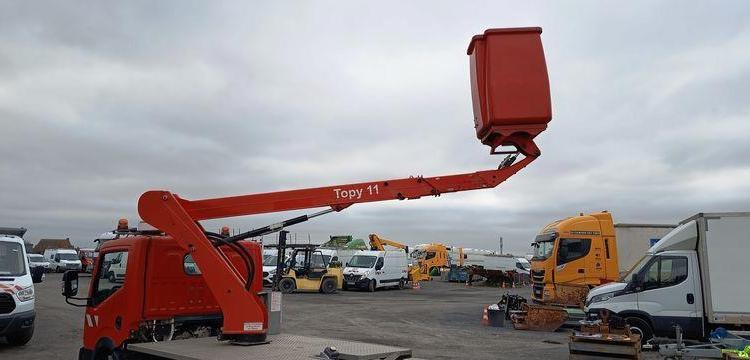 NISSAN NT400- NACELLE