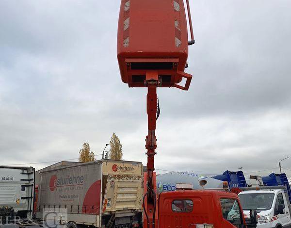 NISSAN NT400- NACELLE