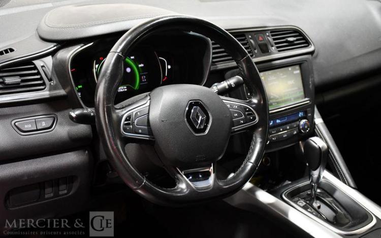 RENAULT KADJAR ROUGE ER-867-KG