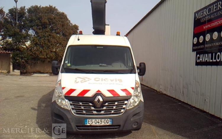 RENAULT MASTER NACELLE SUR VL 12M 1783H BLANC ES-049-CQ