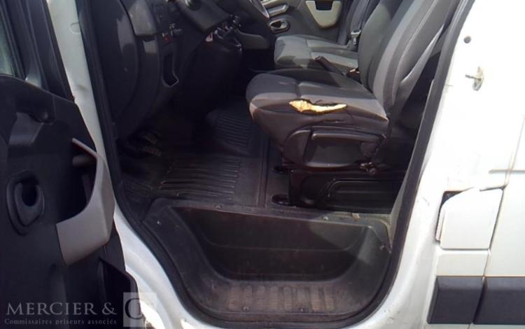 RENAULT MASTER NACELLE SUR VL 12M 1783H BLANC ES-049-CQ