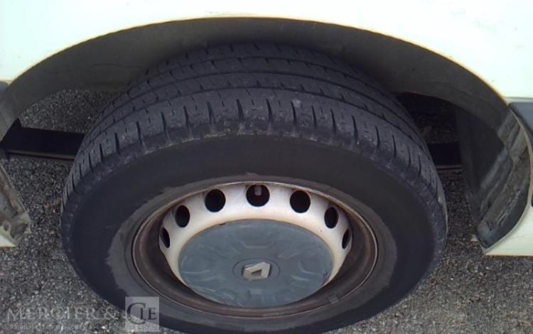 RENAULT MASTER NACELLE SUR VL 12M 1783H BLANC ES-049-CQ