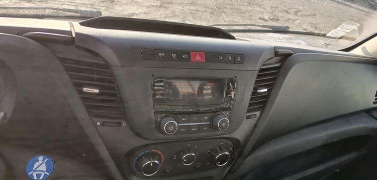 IVECO DAILY 35C12  BENNE AVEC COFFRE ACIER DIESEL – 141445 KMS – ANNEE 2018 ROUGE ET-909-FA