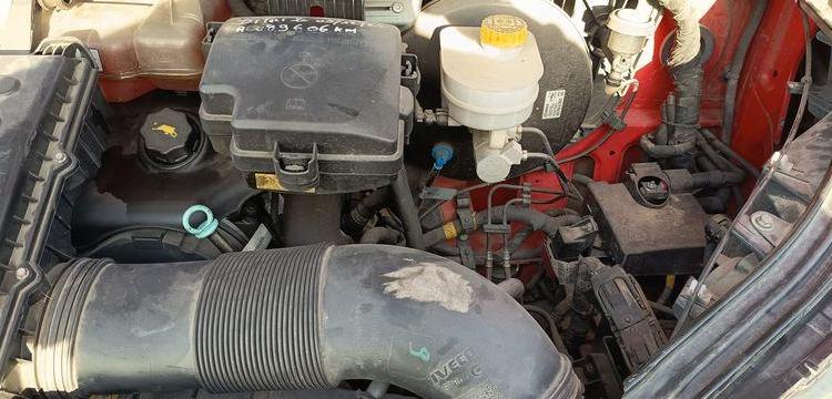 IVECO DAILY 35C12  BENNE AVEC COFFRE ACIER DIESEL – 141445 KMS – ANNEE 2018 ROUGE ET-909-FA