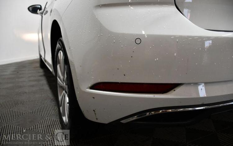 VOLKSWAGEN GOLF 1,6 TDI 115 BLANC EV-258-JD