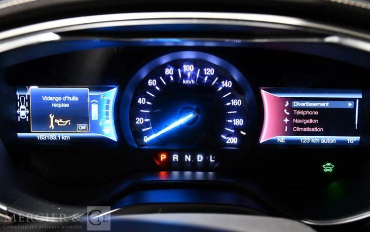 FORD MONDEO HYBRID VIGNALE NOIR EV-398-TA