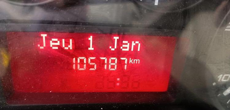 IVECO CAMION BENNE SIMPLE – CABINE COFFRE  EX-296-QD