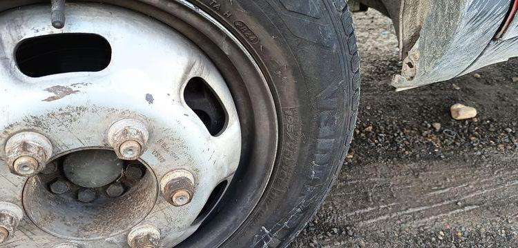 IVECO CAMION BENNE SIMPLE – CABINE COFFRE  EX-296-QD