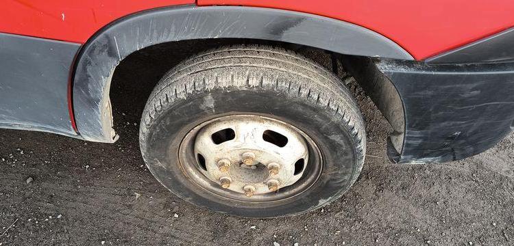 IVECO CAMION BENNE SIMPLE – CABINE COFFRE  EX-296-QD